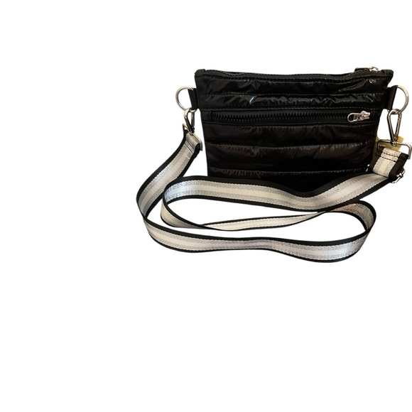 Lemonbella Crossbody puffy purse/bag lightweight in black.NWT - Picture 5 of 6